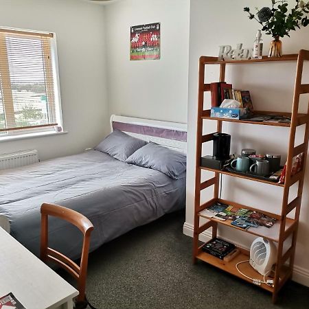 Bright And Cozy Room With Double Bed, Private Bathroom Not Ensuite, Breakfast To Go Дублін Екстер'єр фото
